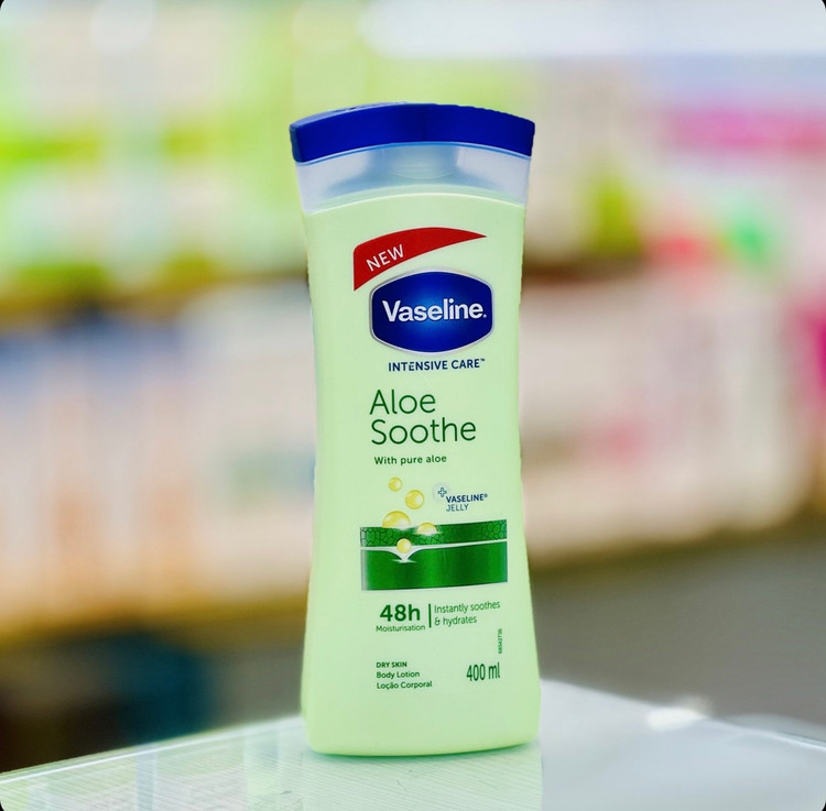 لوسیون بدن وازلین مدلAloe soothe